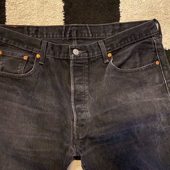 Men’s Levi’s 501 Black Shorts 38”w - Picture 2 of 6